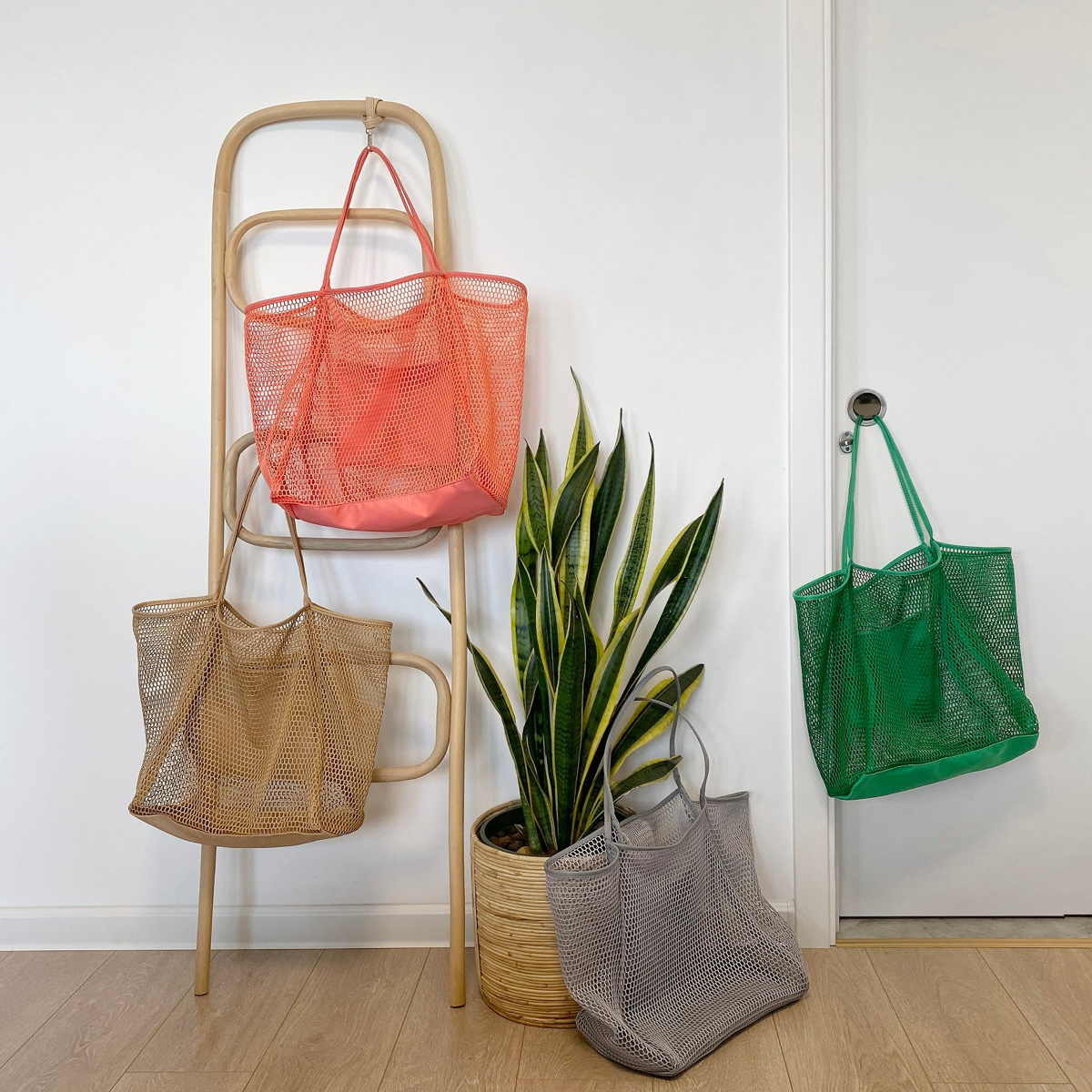 Mesh Beach Tote Tan